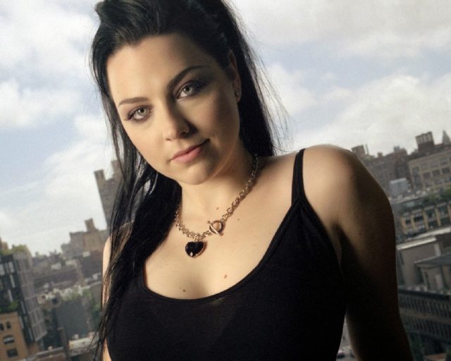 Amy Lee Height Weight Shoe Size Body Measurements