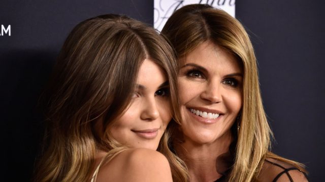 Lori Loughlin Height Weight Shoe Size Body Measurements